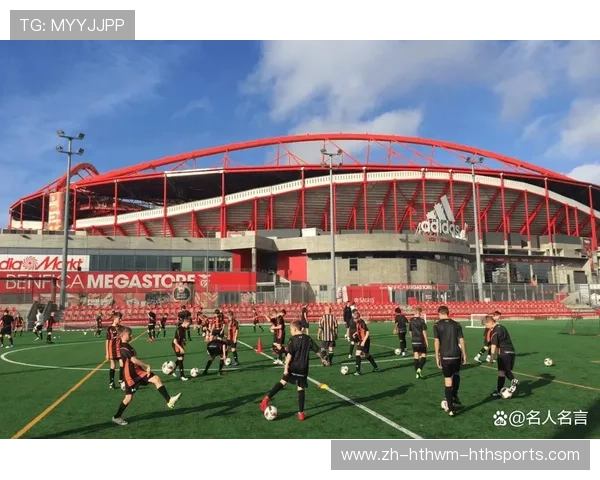 足球青训营的运营模式与成功经验